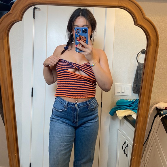 Sleeveless stripped top - Picture 4 of 4